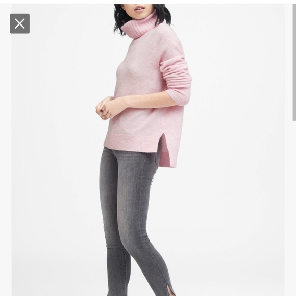 Banana Republic Sweaters - Banana republic red aire yarn turtleneck sweater